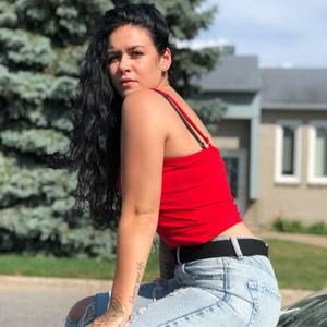 Meet your Posher, Maxeen